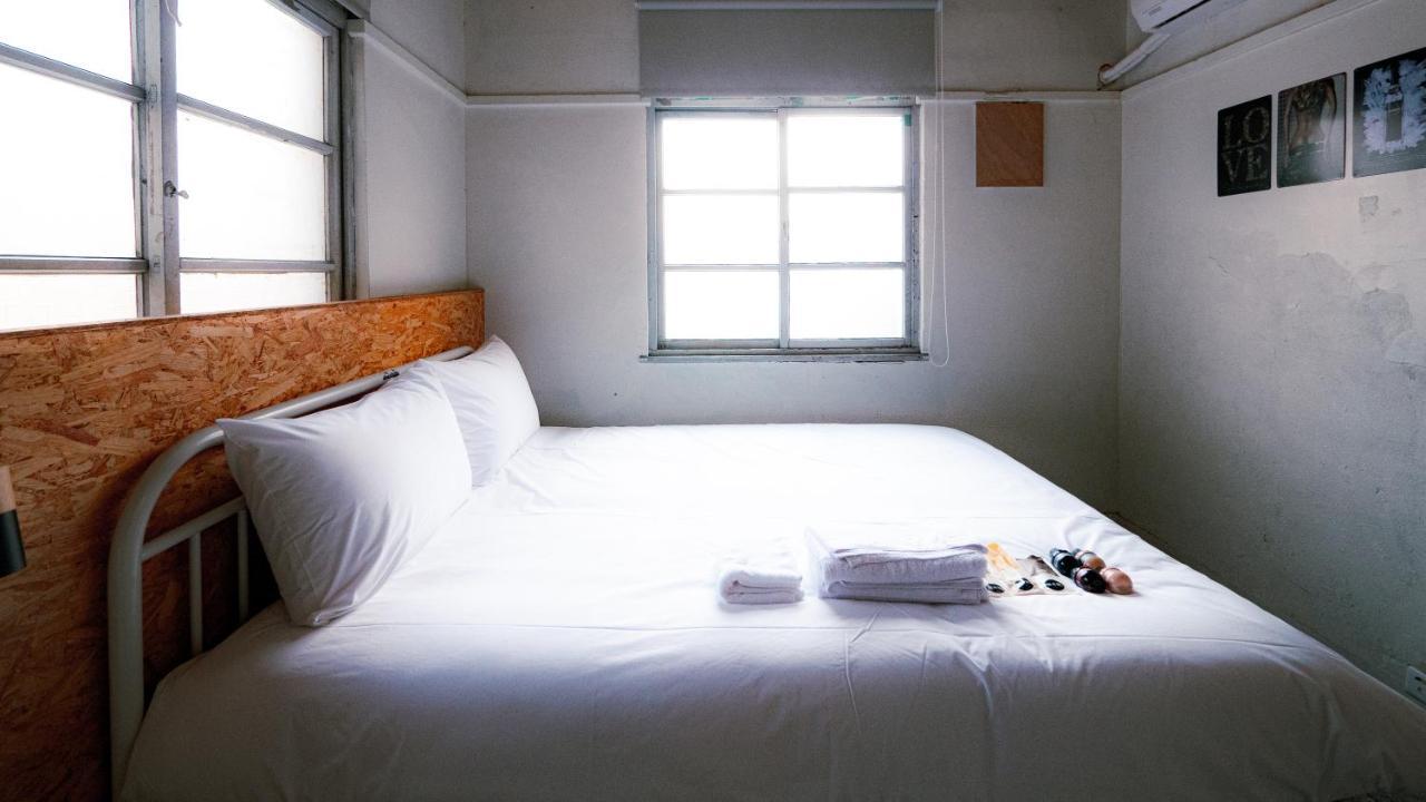 Dope Hostel Taichung Extérieur photo
