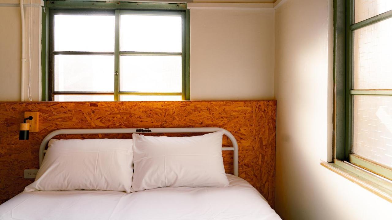 Dope Hostel Taichung Extérieur photo