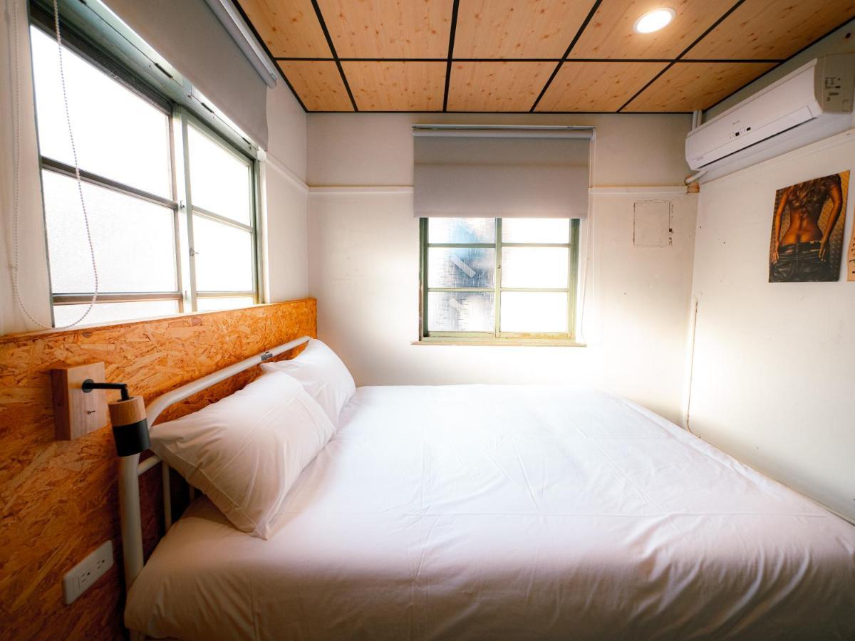 Dope Hostel Taichung Extérieur photo