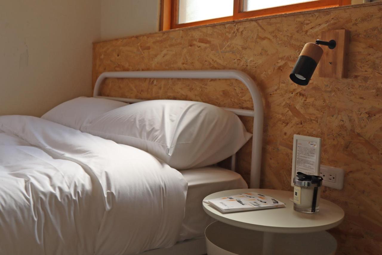 Dope Hostel Taichung Extérieur photo