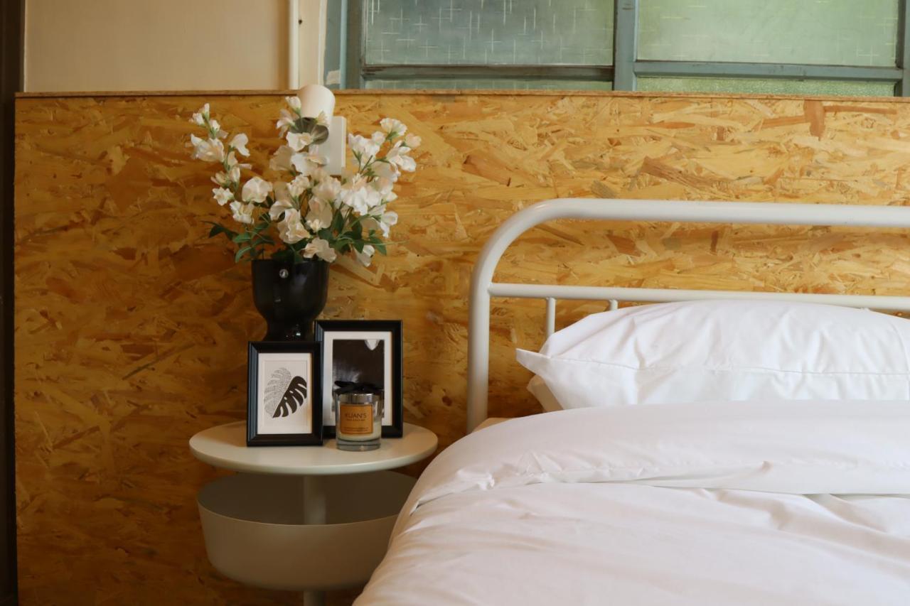 Dope Hostel Taichung Extérieur photo