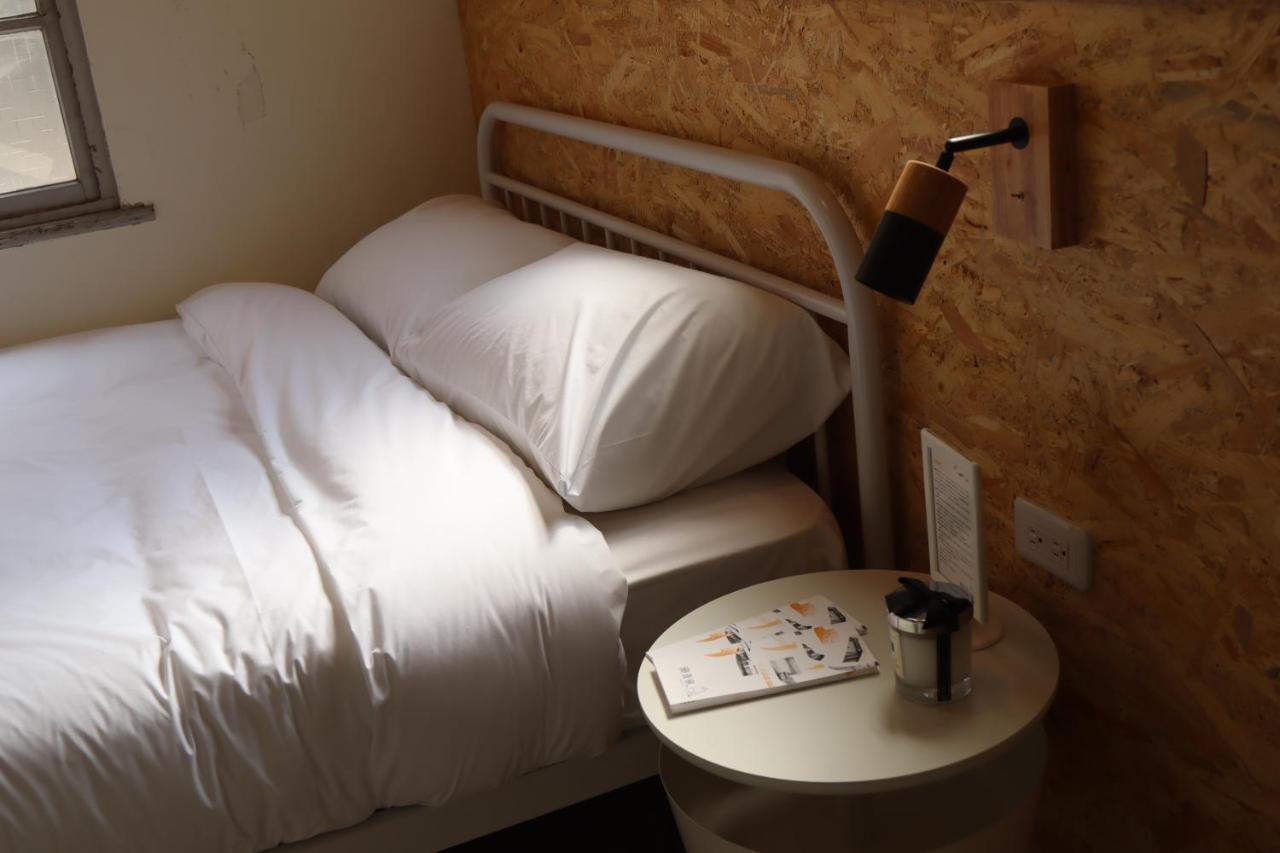 Dope Hostel Taichung Extérieur photo