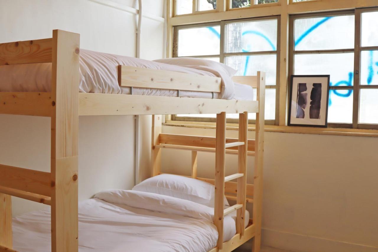Dope Hostel Taichung Extérieur photo
