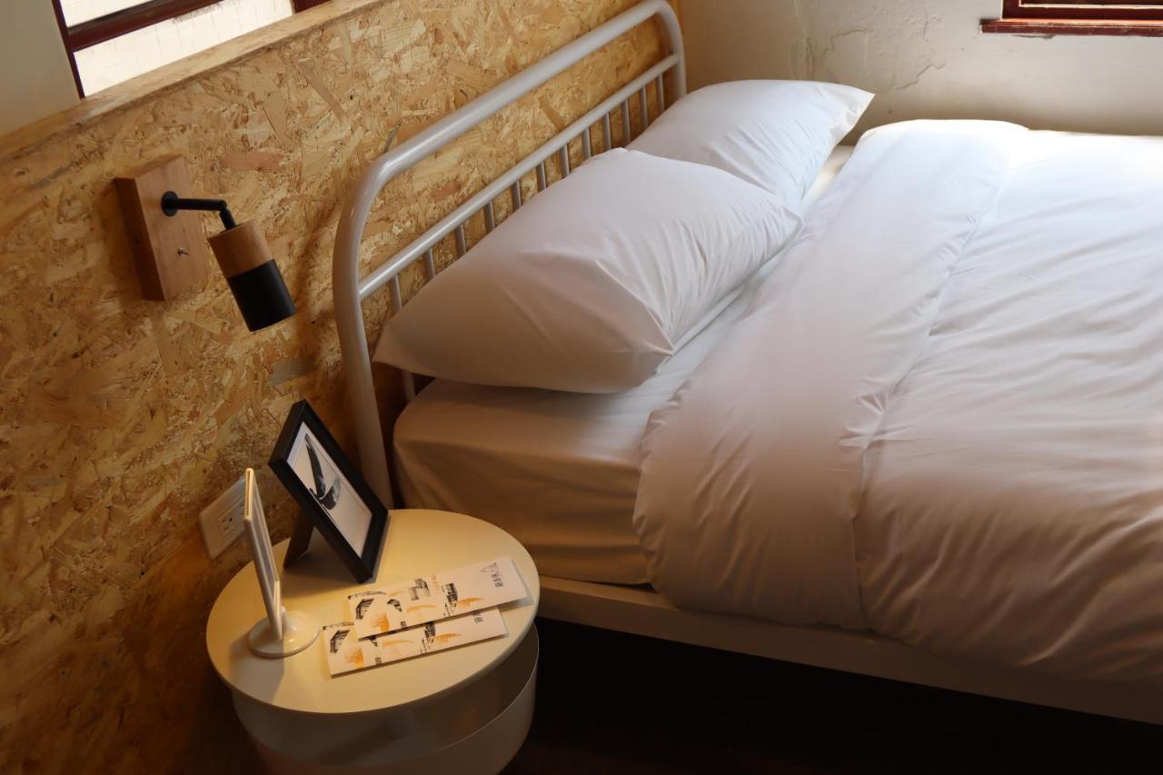 Dope Hostel Taichung Extérieur photo