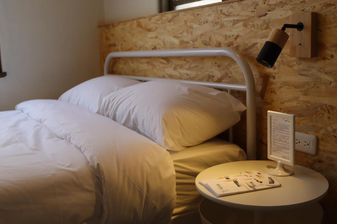 Dope Hostel Taichung Extérieur photo